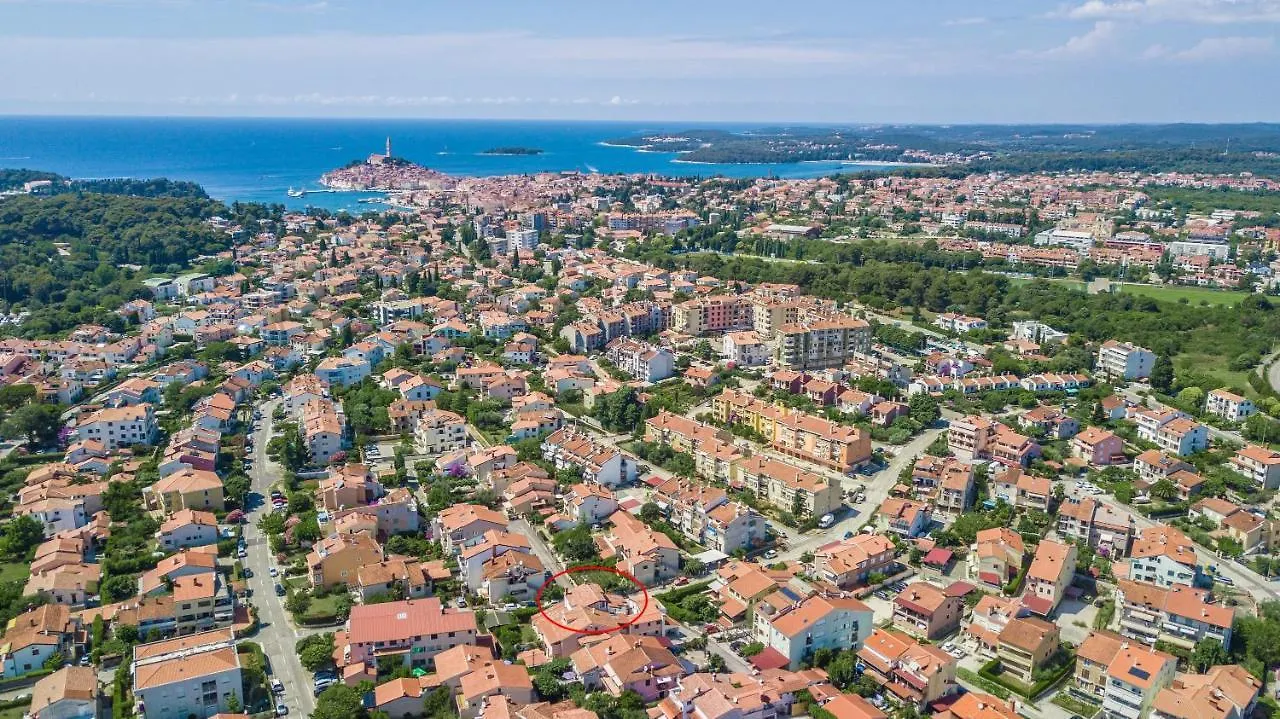 Black & White Apartment Rovinj 0*,  Croatia