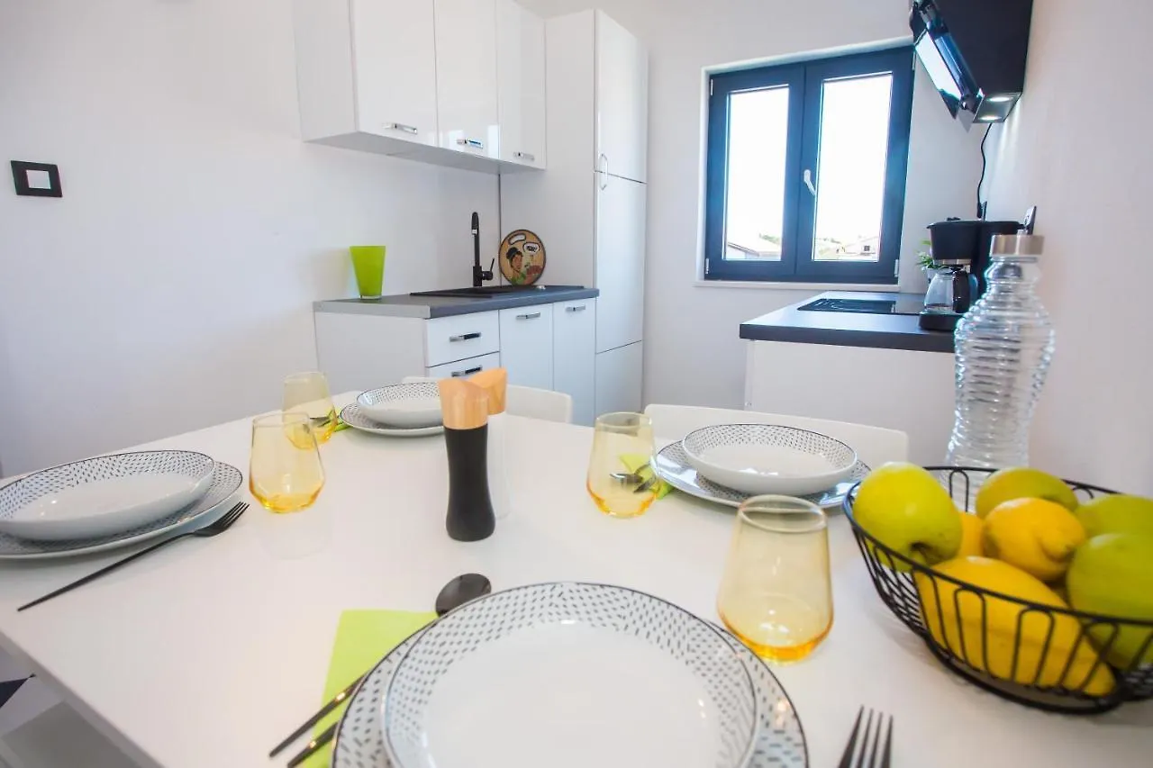 Black & White Apartment Rovinj 0*,  Croatia