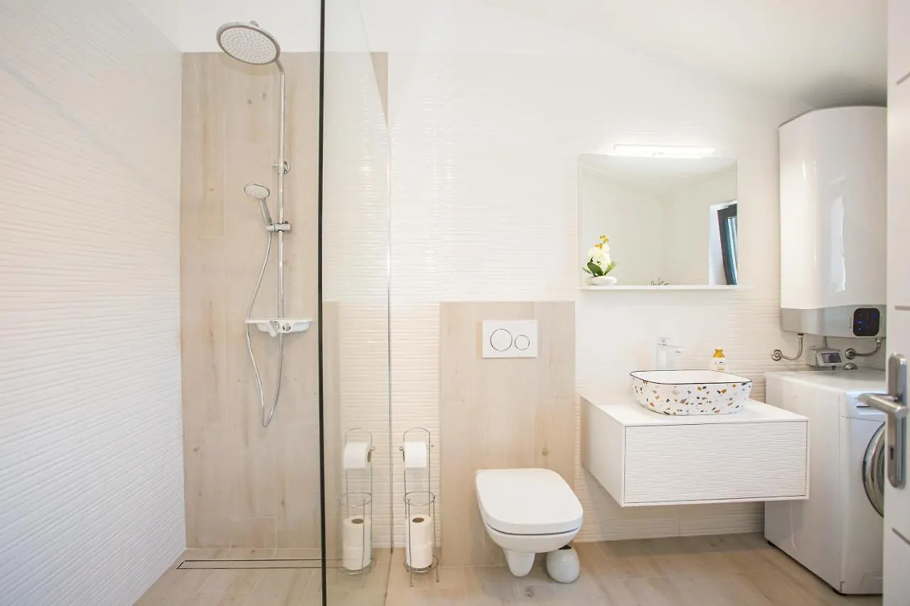 Black & White Apartment Rovinj 0*,